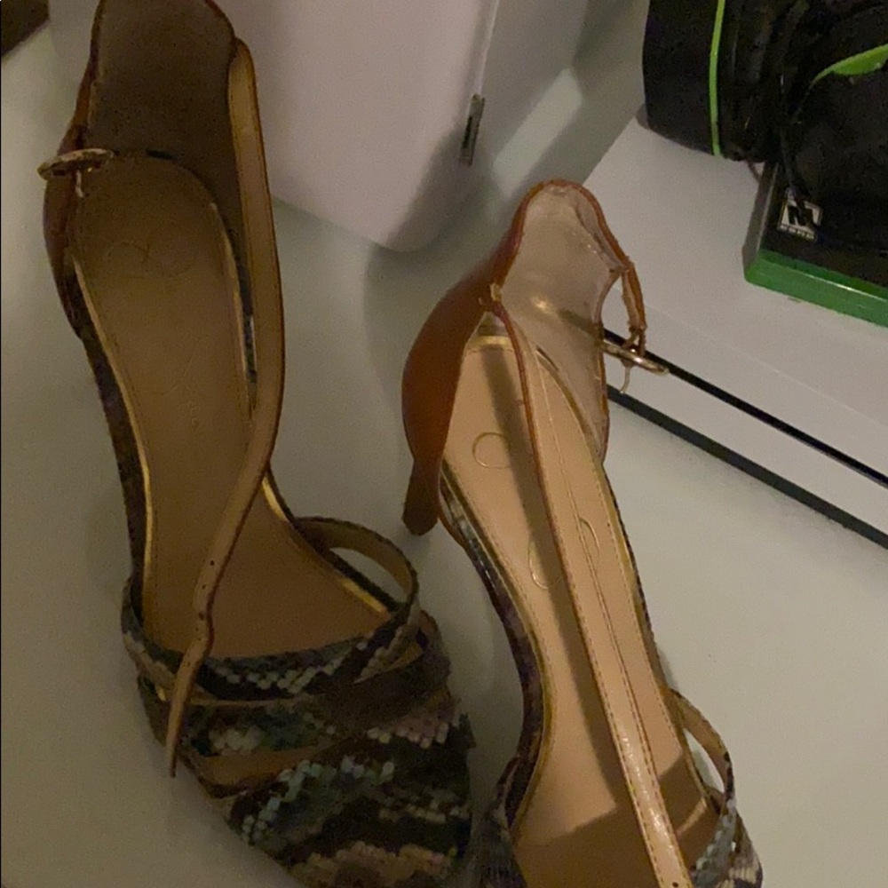 Jessica Simpson heels
